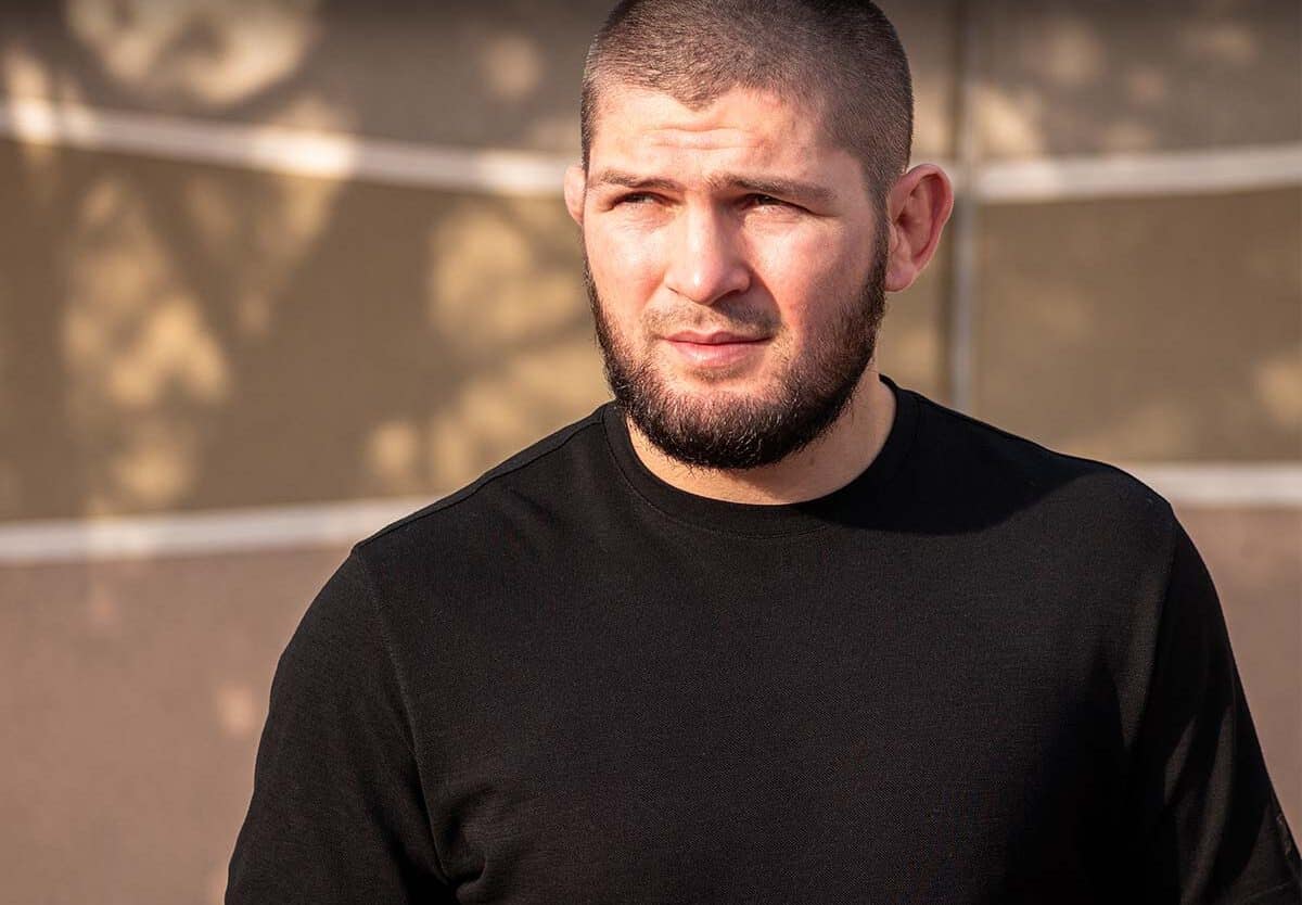 Khabib removed from plane